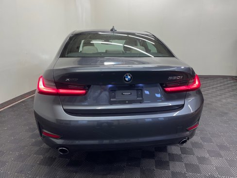 Used 2022 BMW 330i xDrive Sedan w/ Premium Package image 13