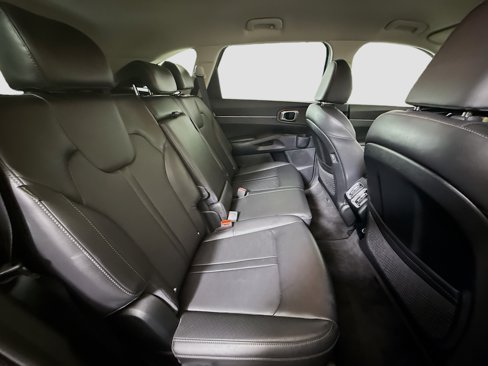 Used 2024 Kia Sorento S image 26