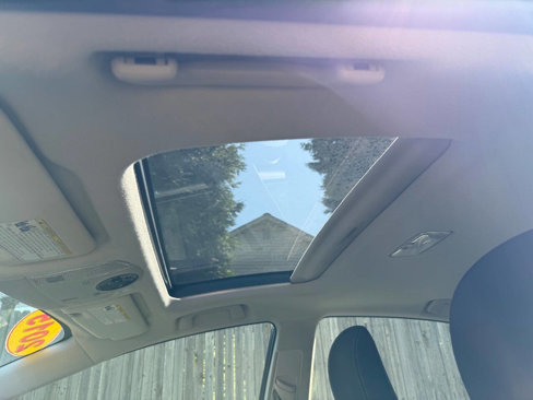 Used 2015 Toyota Prius Four image 19