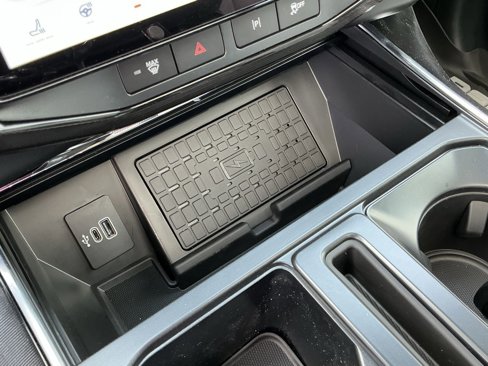New 2025 Ford F150 Lightning Platinum image 30