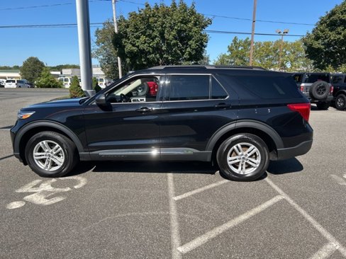 Used 2022 Ford Explorer XLT w/ Equipment Group 202A image 4