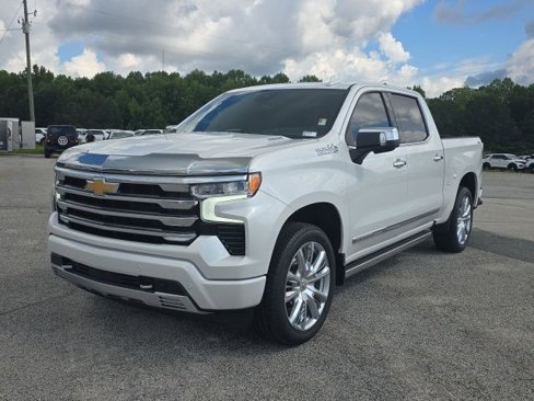 Used 2025 Chevrolet Silverado 1500 High Country w/ Technology Package image 1