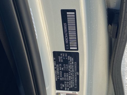New 2026 Kia Carnival EX image 31