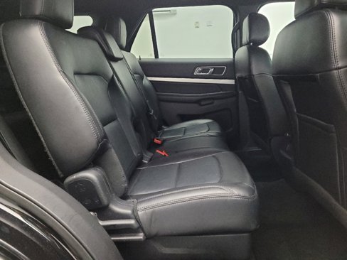 Used 2017 Ford Explorer XLT w/ Equipment Group 202A image 19