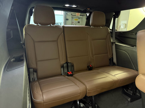 Used 2024 Chevrolet Tahoe High Country w/ Advanced Technology Package image 17