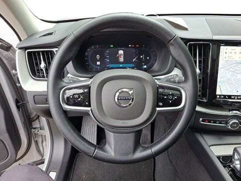 Certified 2025 Volvo XC60 B5 Plus image 18
