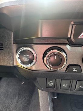 Used 2021 Toyota Tacoma TRD Off-Road image 13