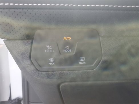 New 2026 Volkswagen Atlas SE image 32