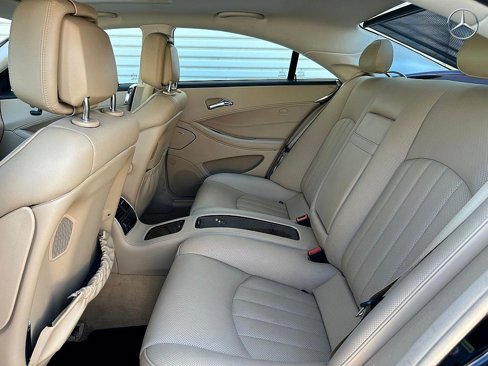 Used 2010 Mercedes-Benz CLS 550 w/ Premium I Pkg image 14