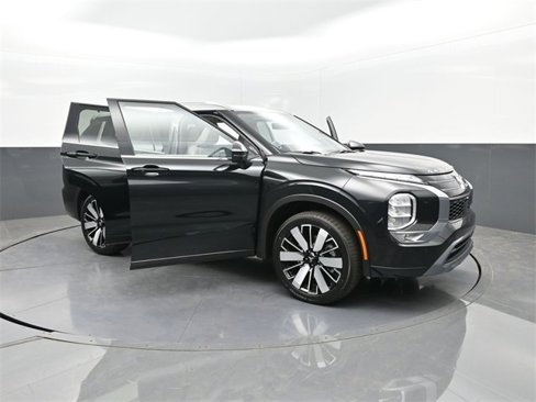 New 2025 Mitsubishi Outlander SEL image 28