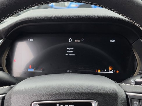 New 2025 Jeep Grand Cherokee L Laredo image 16