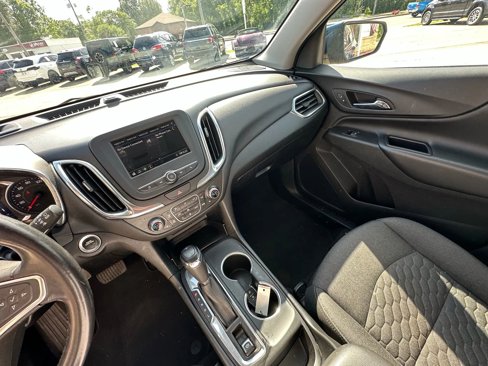 Used 2019 Chevrolet Equinox LT w/ Driver Convenience Package image 18