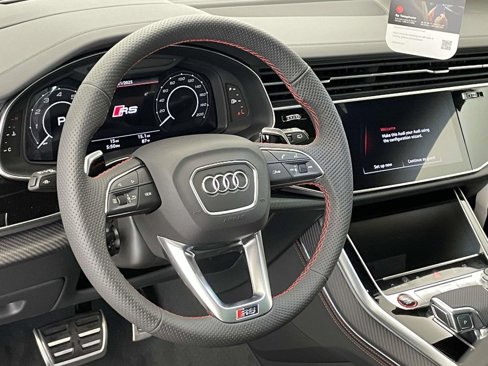 New 2025 Audi RS Q8 performance image 4