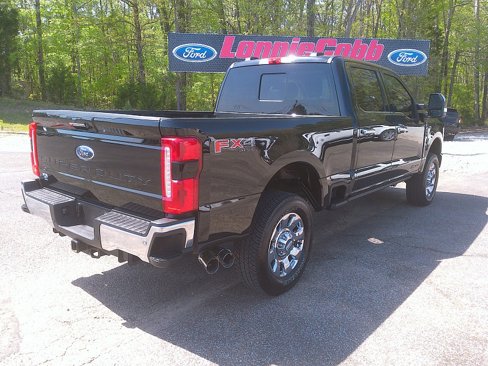 Used 2024 Ford F250 Lariat w/ Lariat Ultimate Package image 3