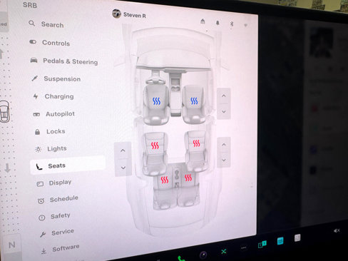 Used 2022 Tesla Model X image 17
