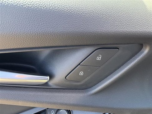 New 2026 Chevrolet Equinox LT w/ Convenience Package II image 9