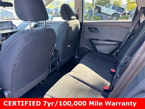 Used 2023 Nissan Rogue S image 12