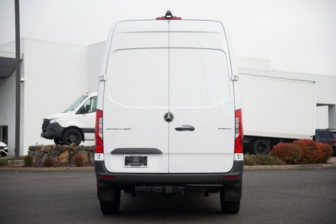 Used 2025 Mercedes-Benz Sprinter 2500 image 4