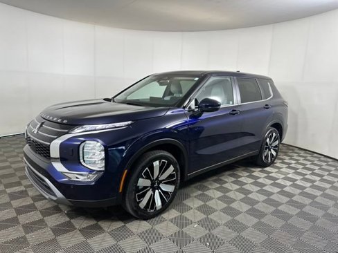 Used 2025 Mitsubishi Outlander SE image 7