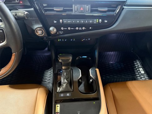 Used 2024 Lexus ES 300h image 38