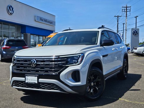 New 2025 Volkswagen Atlas Peak Edition SE image 1