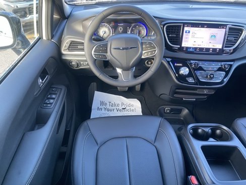 New 2026 Chrysler Voyager LX image 36