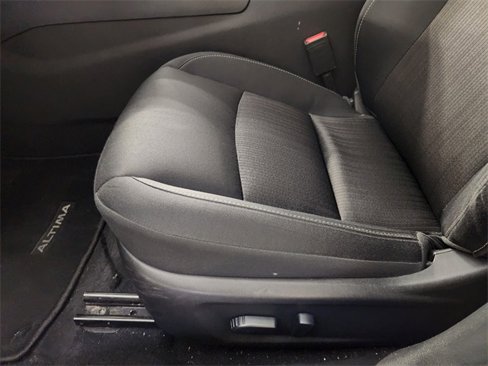 Used 2024 Nissan Altima 2.5 SV image 25