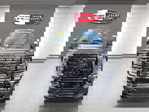 Used 2024 Ford F350 Lariat w/ Lariat Ultimate Package image 4