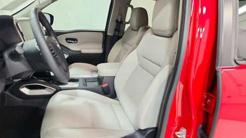 Used 2025 Nissan Frontier SV w/ SV Convenience Package image 11