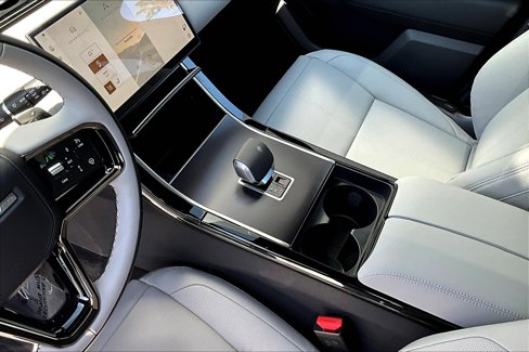 New 2026 Land Rover Range Rover Velar Dynamic SE image 8