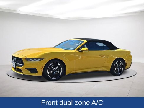 Used 2024 Ford Mustang Convertible image 7