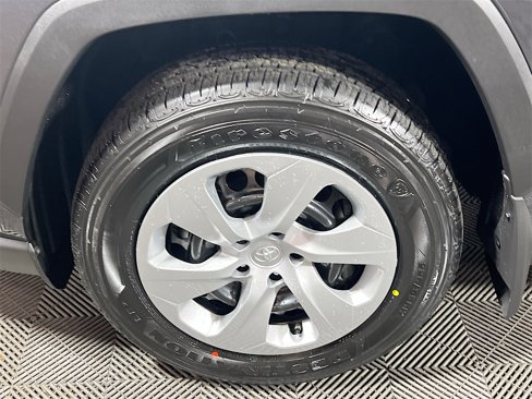 Certified 2025 Toyota RAV4 LE image 25