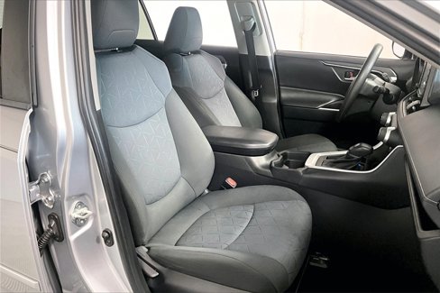 Used 2019 Toyota RAV4 XLE image 7