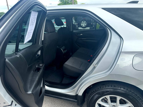 Used 2022 Chevrolet Equinox LT w/ Driver Convenience Package image 14