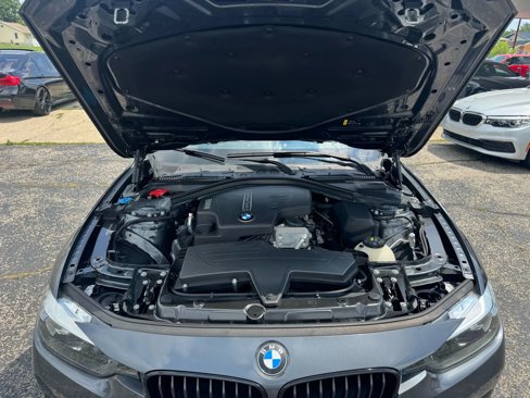 Used 2017 BMW 320i xDrive Sedan image 9