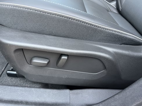 Used 2023 Buick Envision Essence image 24