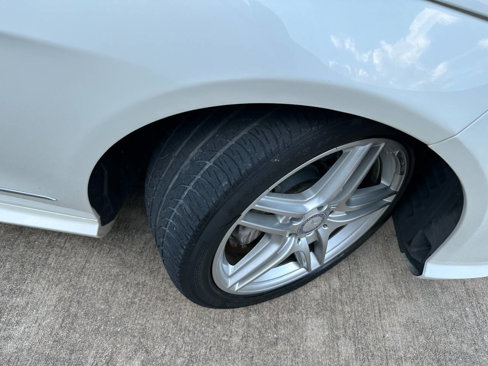 Used 2011 Mercedes-Benz E 550 Sedan image 38
