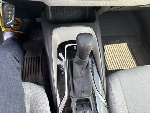 Used 2022 Toyota Corolla LE image 21