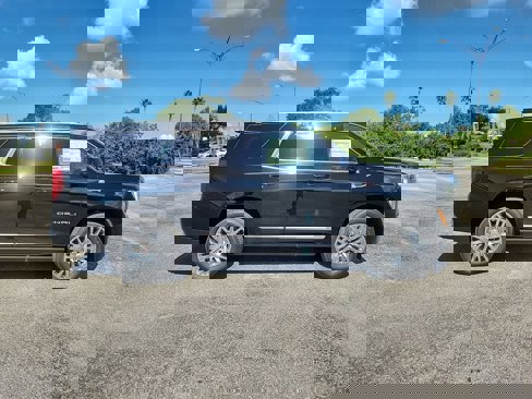 New 2026 GMC Yukon Denali w/ Sun & Power Step Package image 4