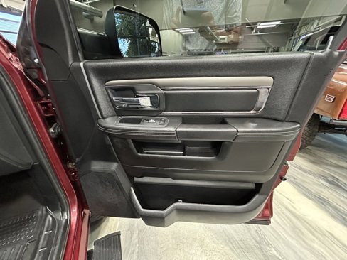 Used 2018 RAM 2500 Laramie w/ Sport Appearance Group image 38