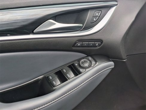 Used 2024 Buick Enclave Premium image 13