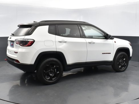 Used 2023 Jeep Compass Trailhawk image 4
