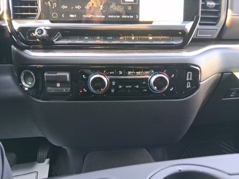 New 2026 GMC Sierra 1500 Elevation image 17