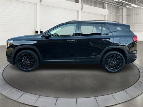 Used 2021 GMC Terrain SLE w/ Driver Convenience Package image 1