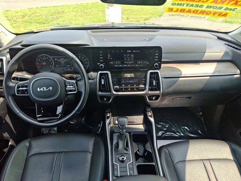 Used 2022 Kia Sorento S image 10