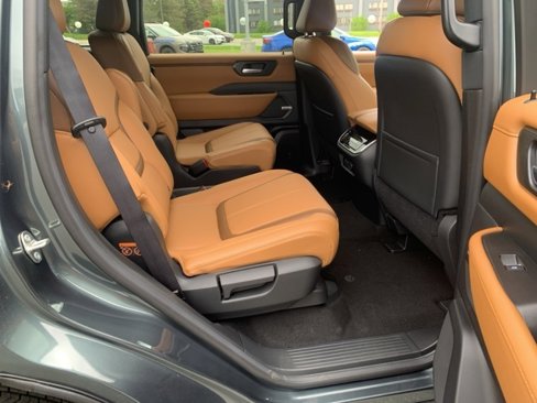 New 2025 Nissan Armada SL image 31