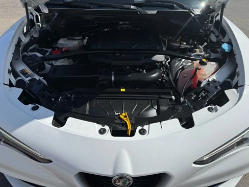 Used 2022 Alfa Romeo Stelvio Veloce image 16