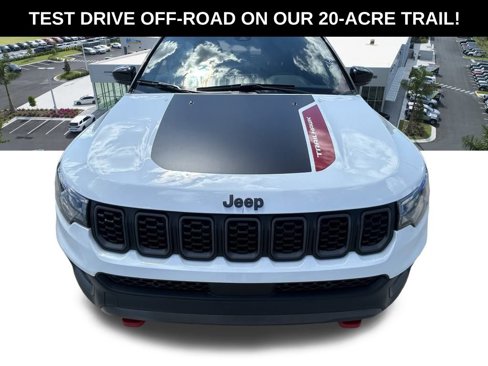 New 2025 Jeep Compass Trailhawk image 8