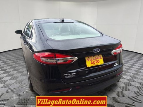 Used 2019 Ford Fusion SE image 11