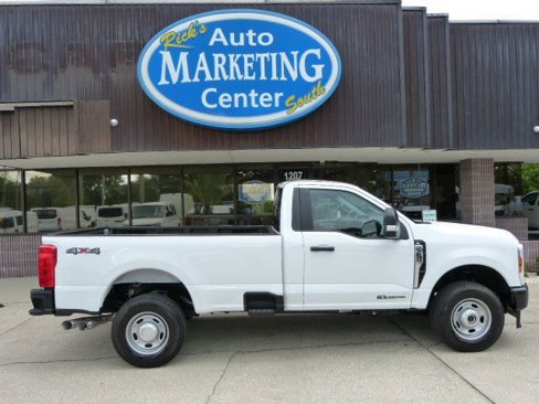 Used 2025 Ford F250 XLT w/ F-250 >10K GVWR Package image 3